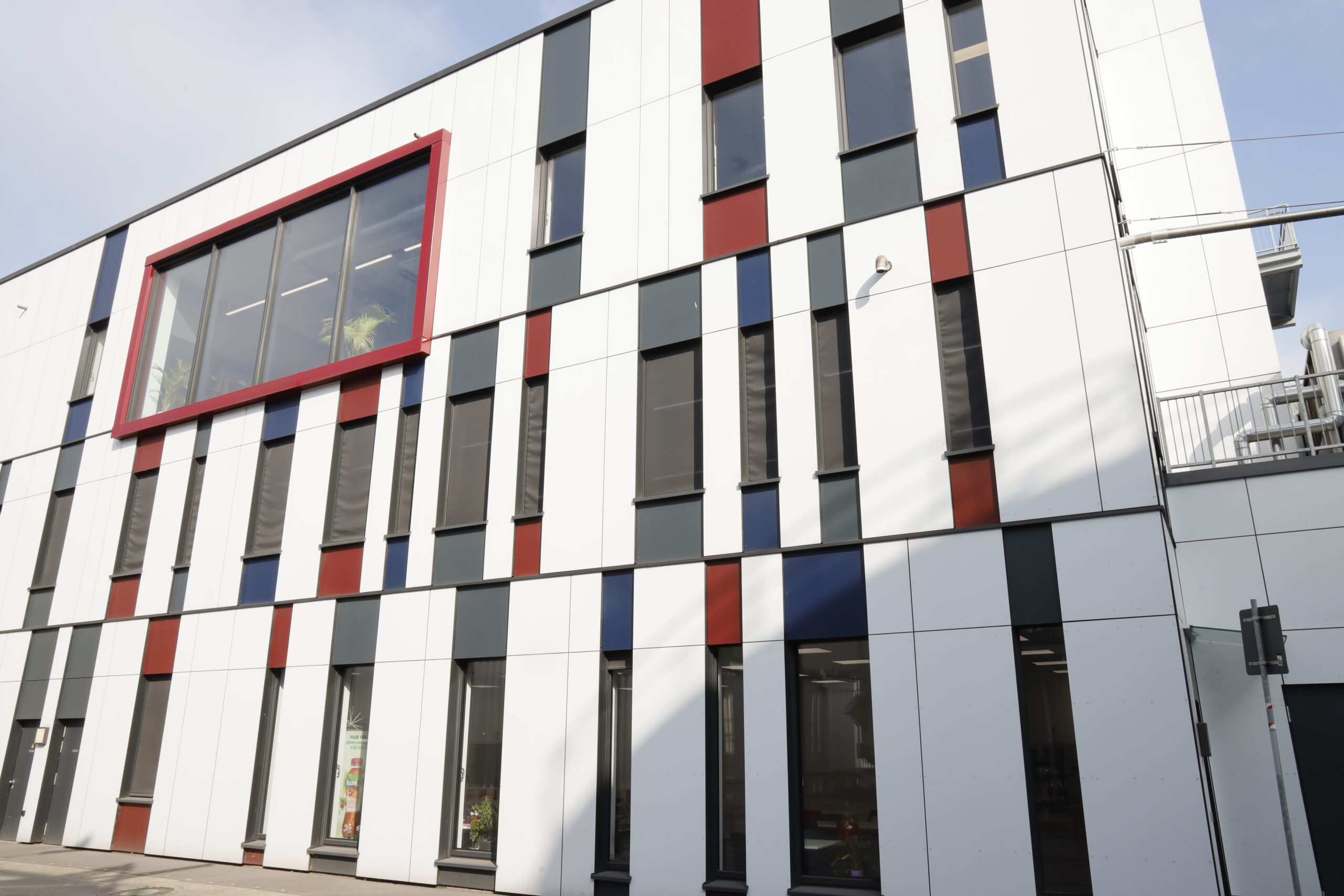 Walter Rau Neuss Neubau eines Labor- und Sozialgebäudes – H + T Konzeptbau